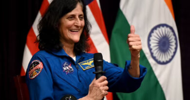 గగనతలానికి సునీతా గుడ్‌బై