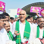 పత్తి రైతులపై తుగ్లక్‌ నిర్ణయాల భారంతో తీవ్ర సంక్షోభం