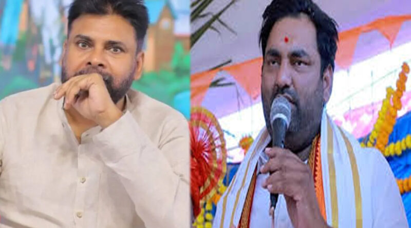 పవన్ కళ్యాణ్ క్షమాపణలు చెప్పాల్సిందే