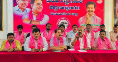 జిల్లాల జోలికొస్తే ఊరుకోం