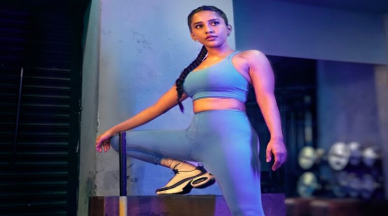 ‘ఇస్మార్ట్’ బ్యూటీ సెన్సేషన్