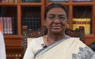 యువత దేశాభివృద్ధికి తోడ్పడాలి: రాష్ట్రపతి