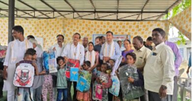 15 ఏళ్ల తర్వాత తెరచుకున్న ప్రభుత్వ స్కూల్ 15 ఏళ్ల తర్వాత తెరచుకున్న ప్రభుత్వ స్కూల్