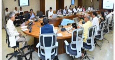 సోషల్ మీడియాపై ప్రభుత్వం ఉక్కుపాదం సోషల్ మీడియాపై ప్రభుత్వం ఉక్కుపాదం