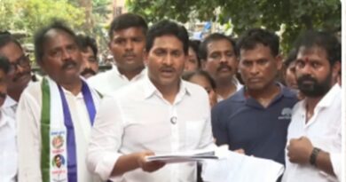 బోటు ప్రమాదంపై ప్రభుత్వ తీరును ప్రశ్నించిన జగన్ బోటు ప్రమాదంపై ప్రభుత్వ తీరును ప్రశ్నించిన జగన్